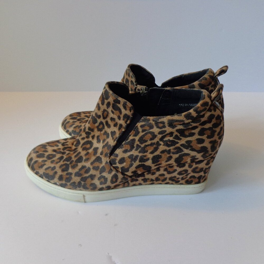 Susina Wedge Bootie Leopard Print Side Zip Womens Shoes Size 7M